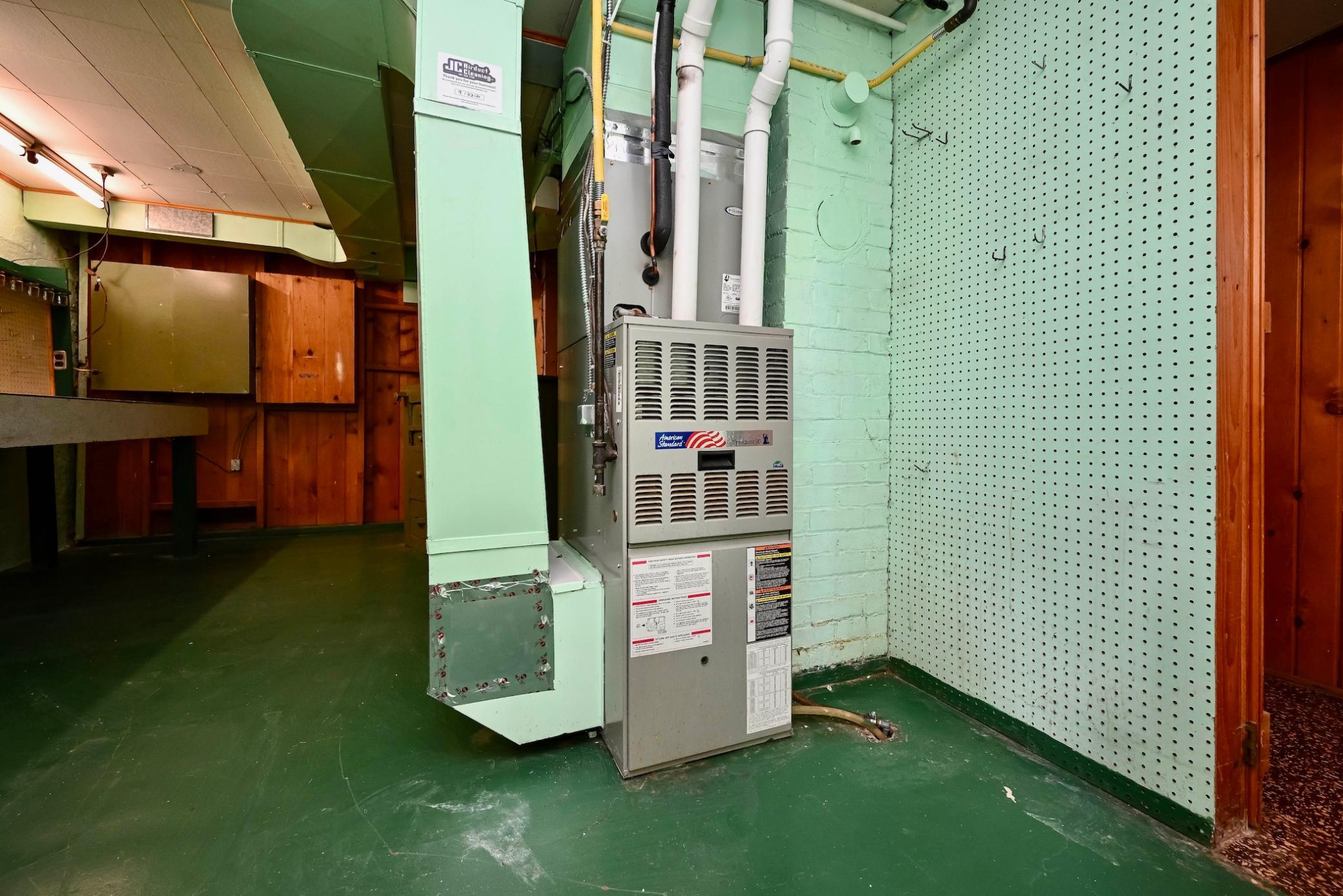 156 E Mark Street Property Photo 18