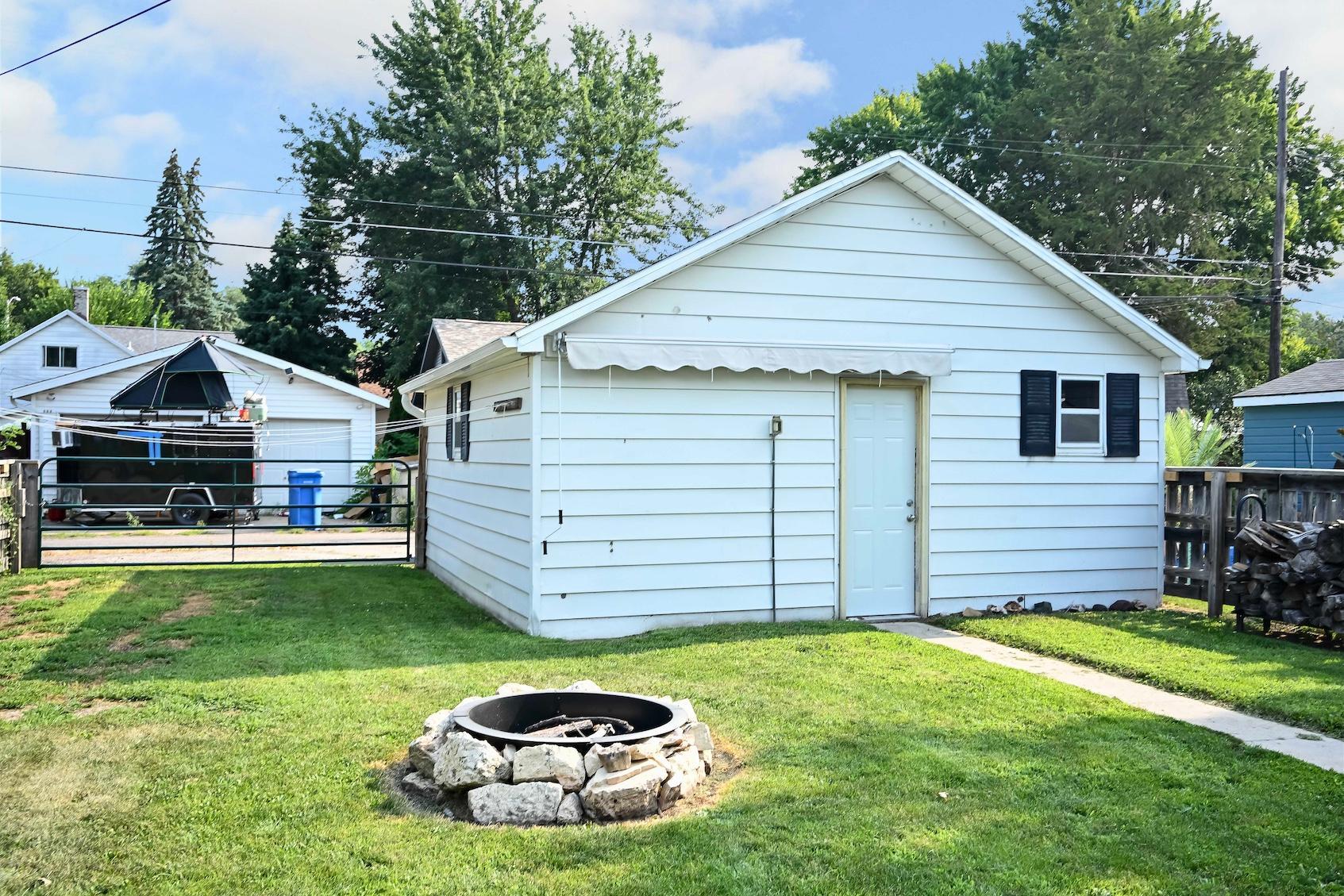 156 E Mark Street Property Photo 21