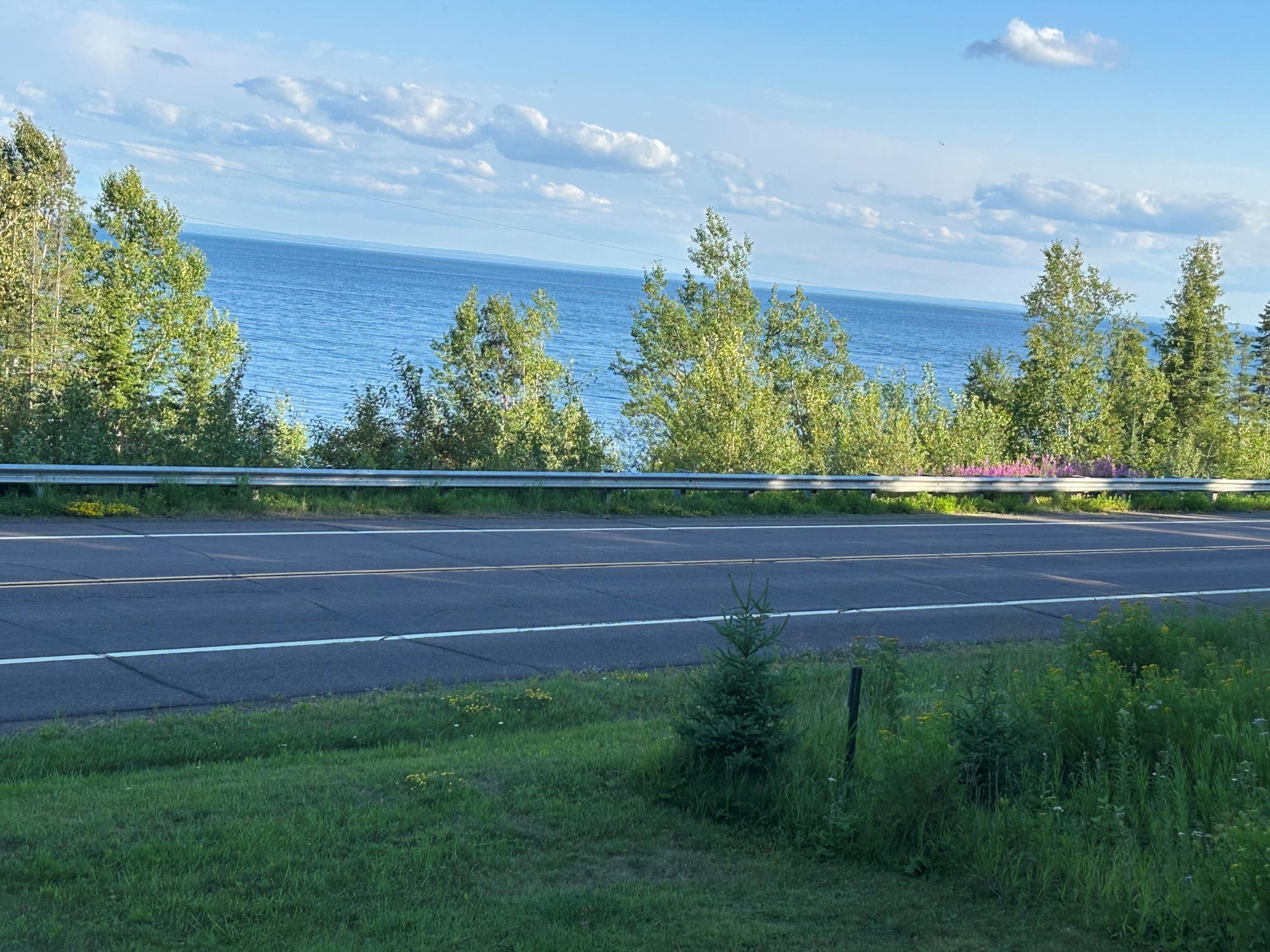 5845 N Shore Drive Property Photo 4