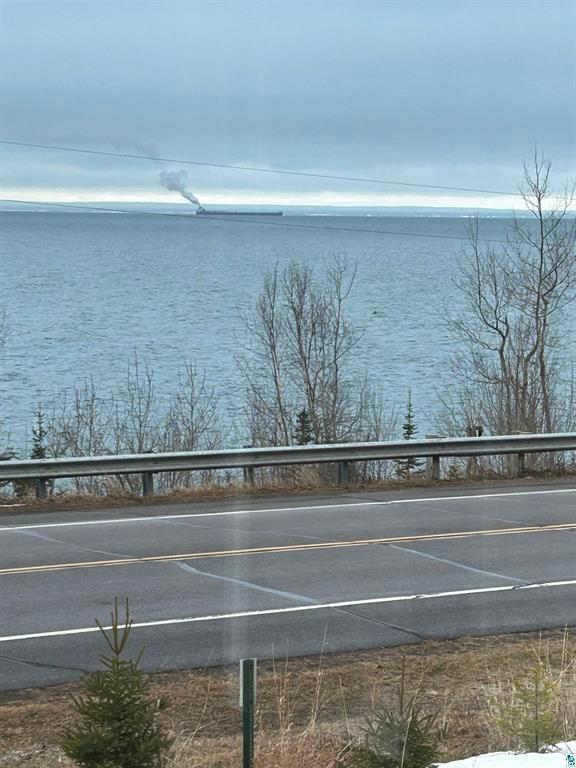 5845 N Shore Drive Property Photo 5