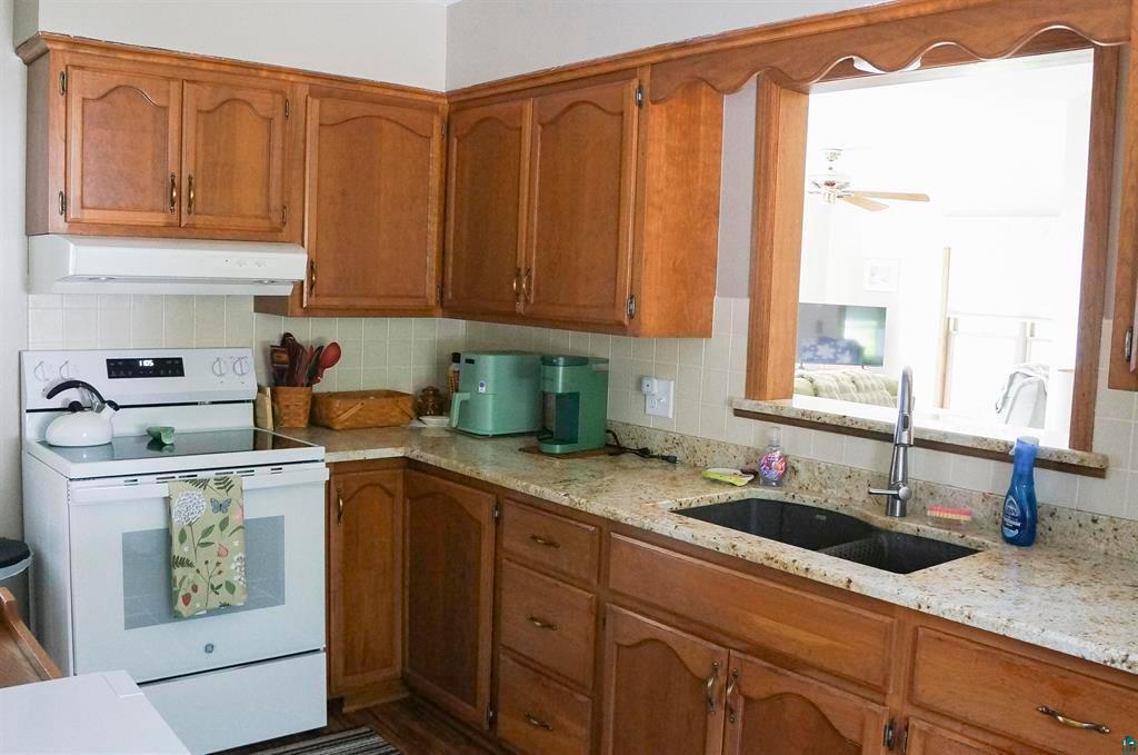 5845 N Shore Drive Property Photo 6
