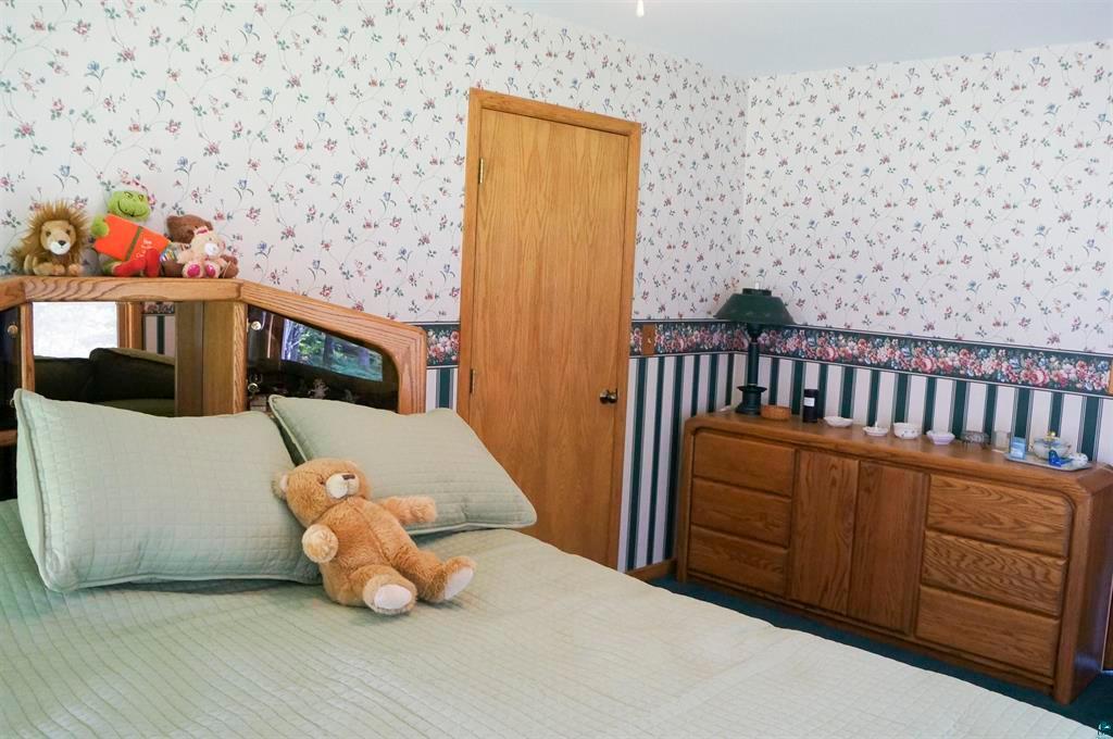 5845 N Shore Drive Property Photo 9