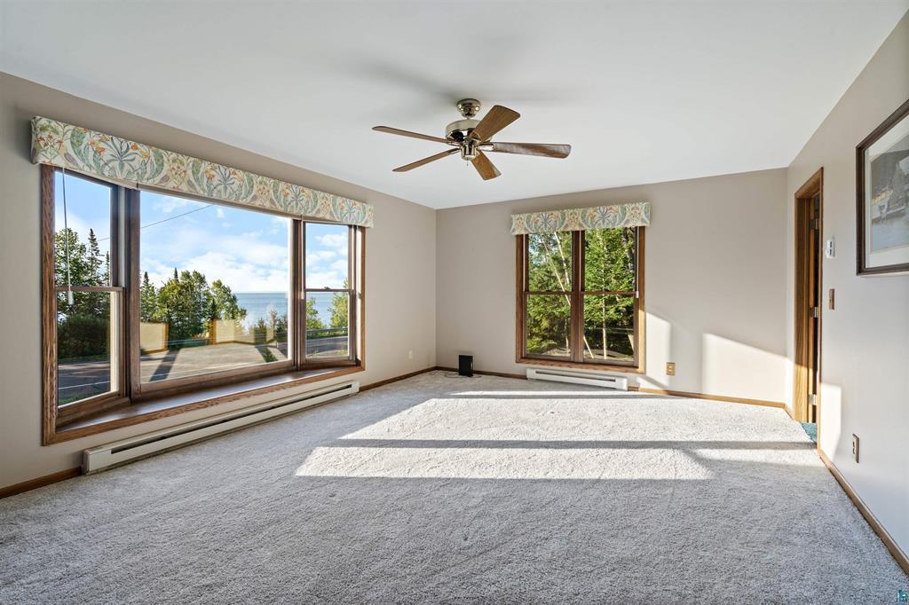 5845 N Shore Drive Property Photo 10