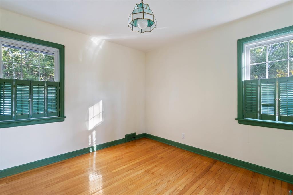 5845 N Shore Drive Property Photo 17