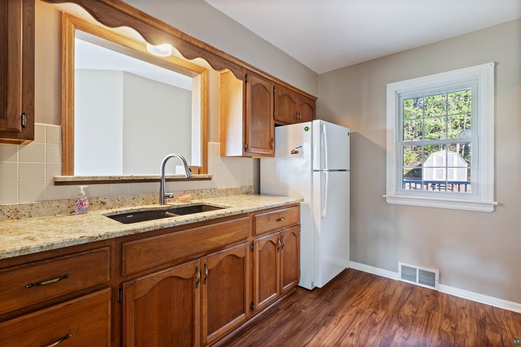 5845 N Shore Drive Property Photo 25