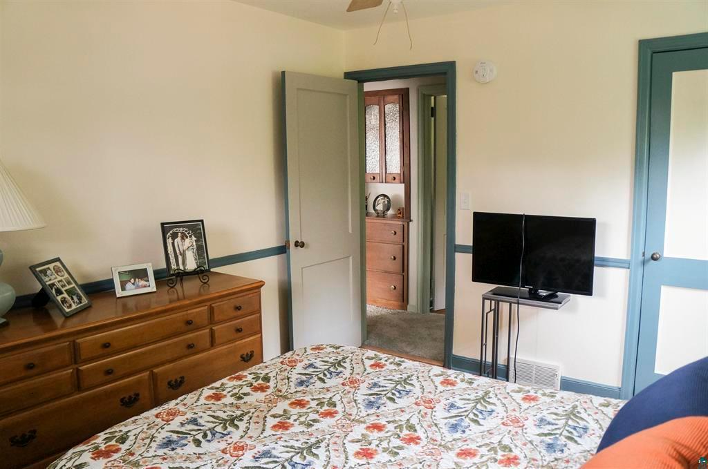 5845 N Shore Drive Property Photo 28