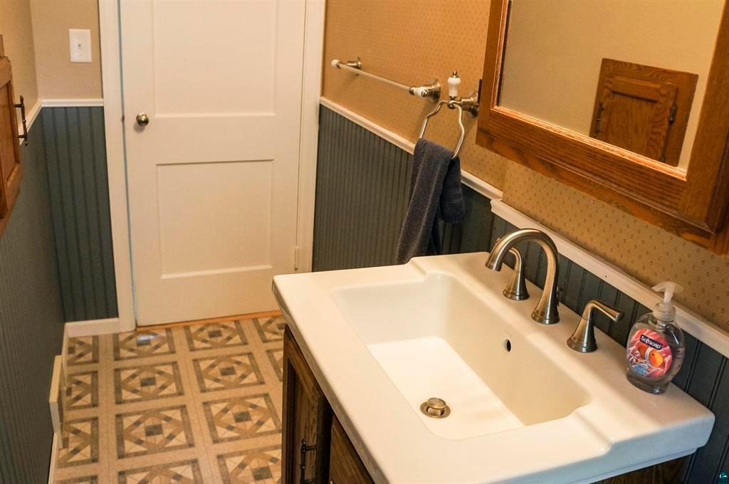 5845 N Shore Drive Property Photo 32