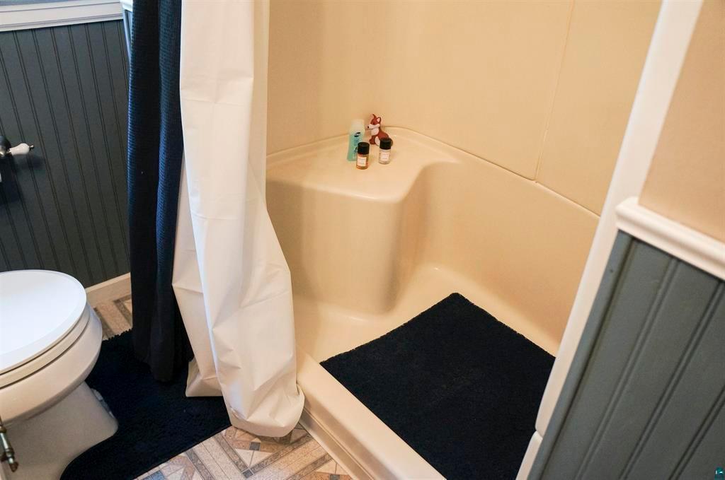 5845 N Shore Drive Property Photo 33