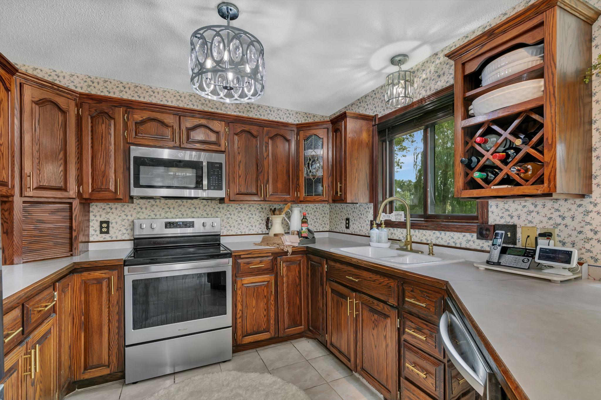4218 White Drive Property Photo 10