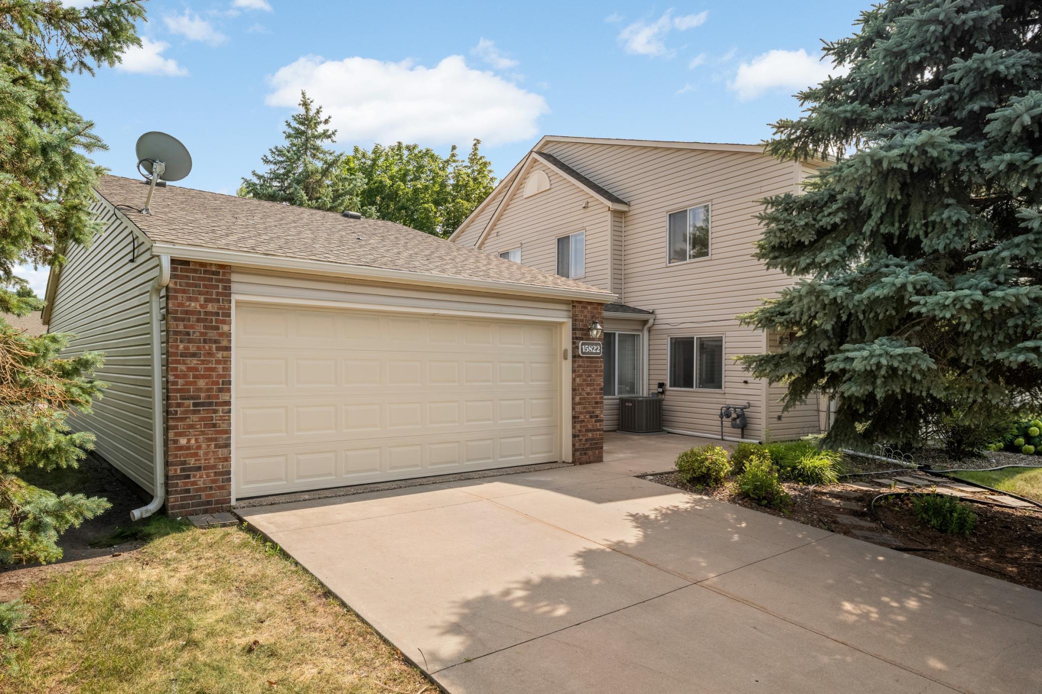 15822 Griffon Path Property Photo 1