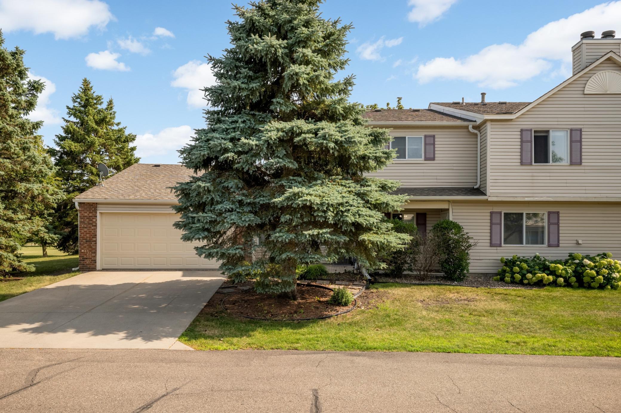 15822 Griffon Path Property Photo 2