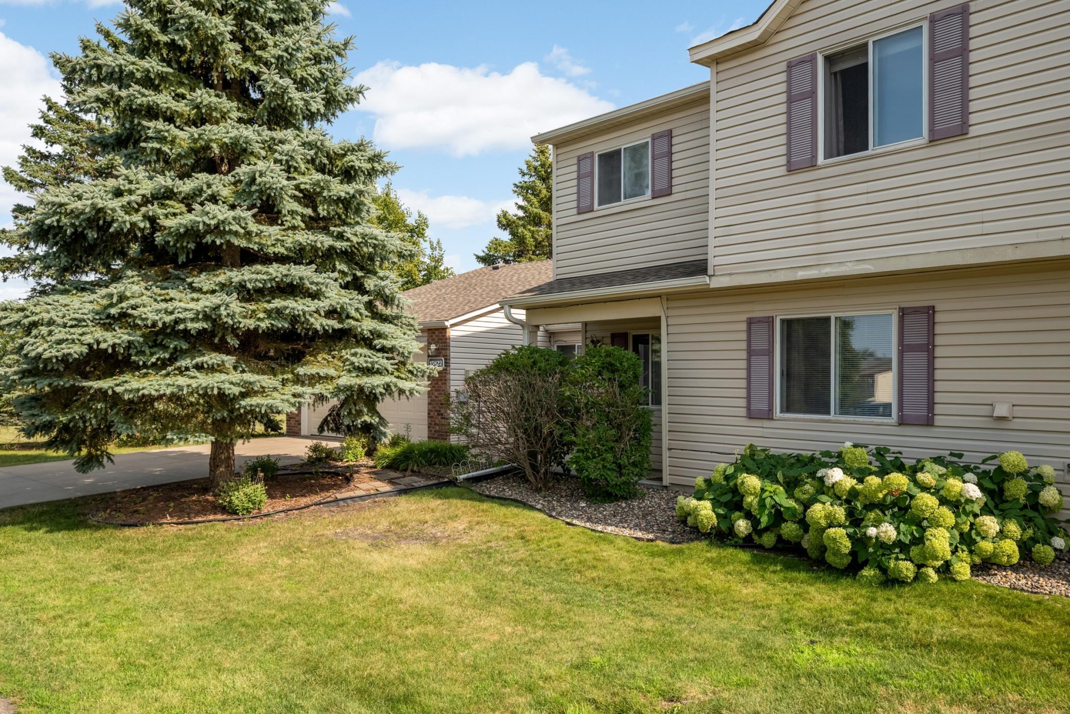 15822 Griffon Path Property Photo 3