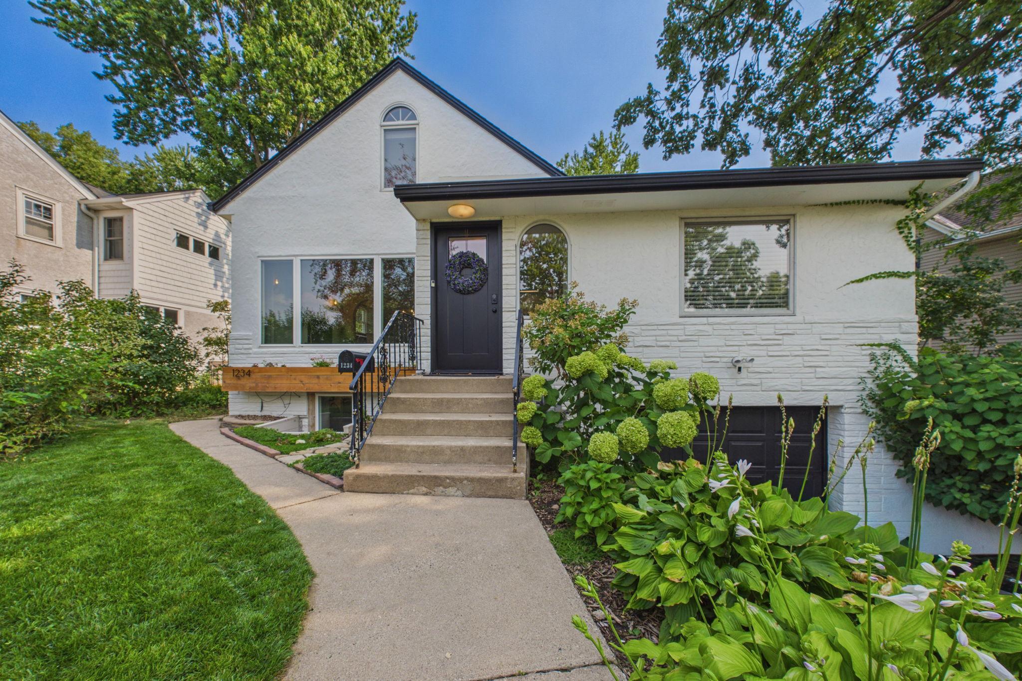 1234 Como Boulevard E Property Photo 1