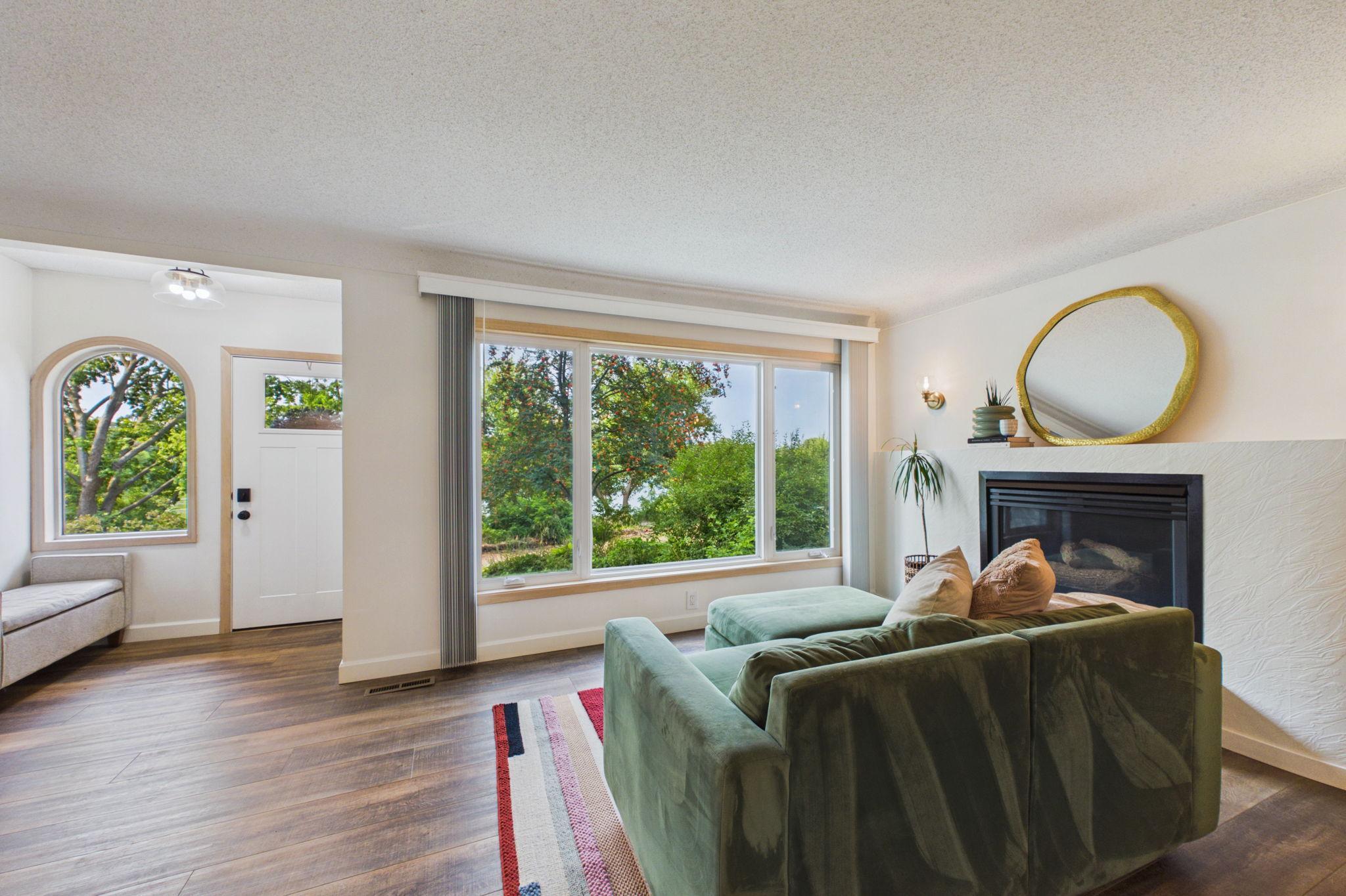 1234 Como Boulevard E Property Photo 3