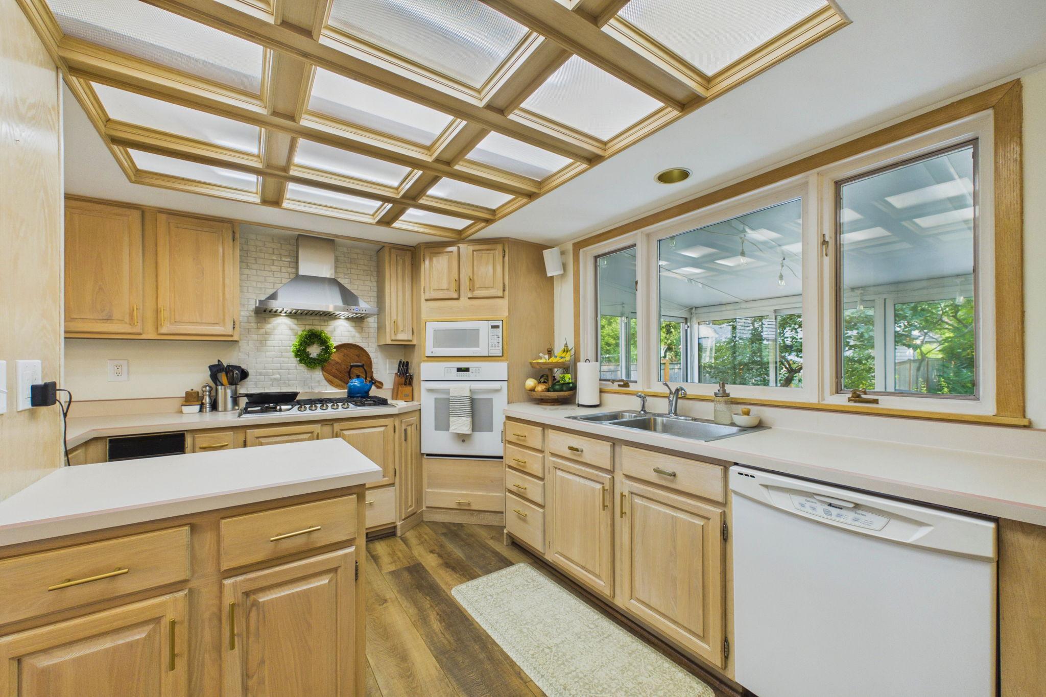 1234 Como Boulevard E Property Photo 8