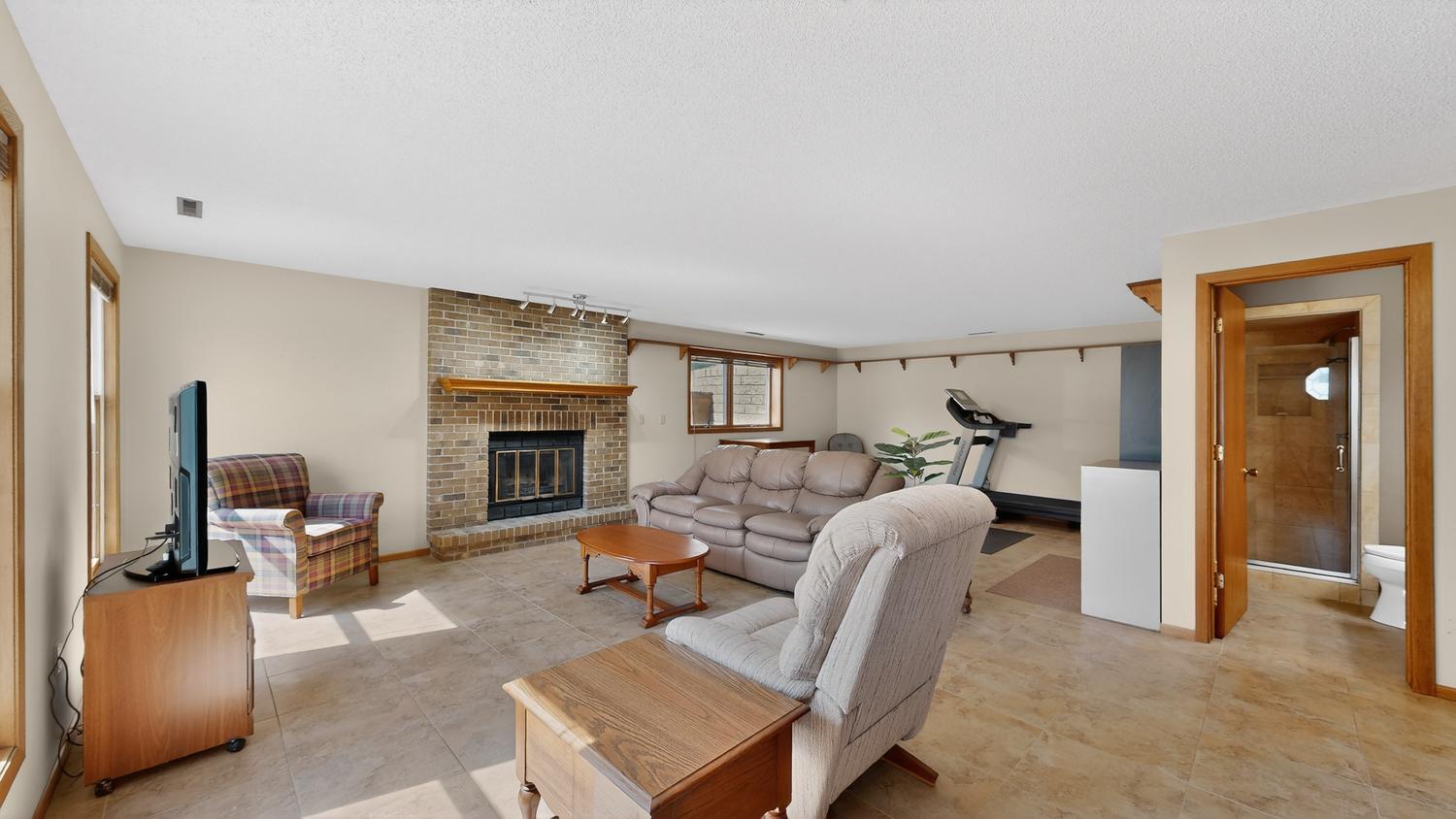 21 23rd Street Sw Property Photo 5