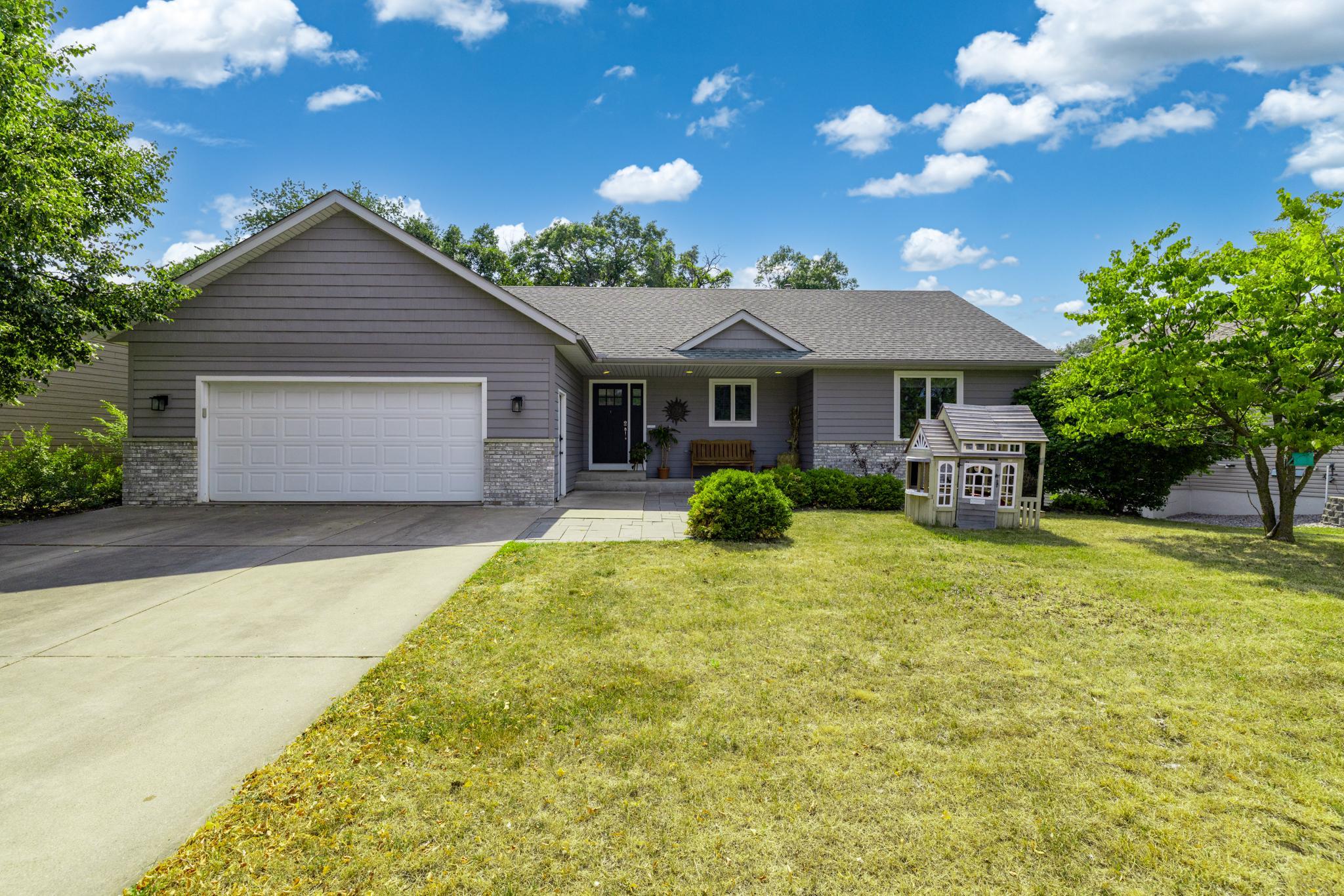 2640 Pine Ridge Boulevard Property Photo 1