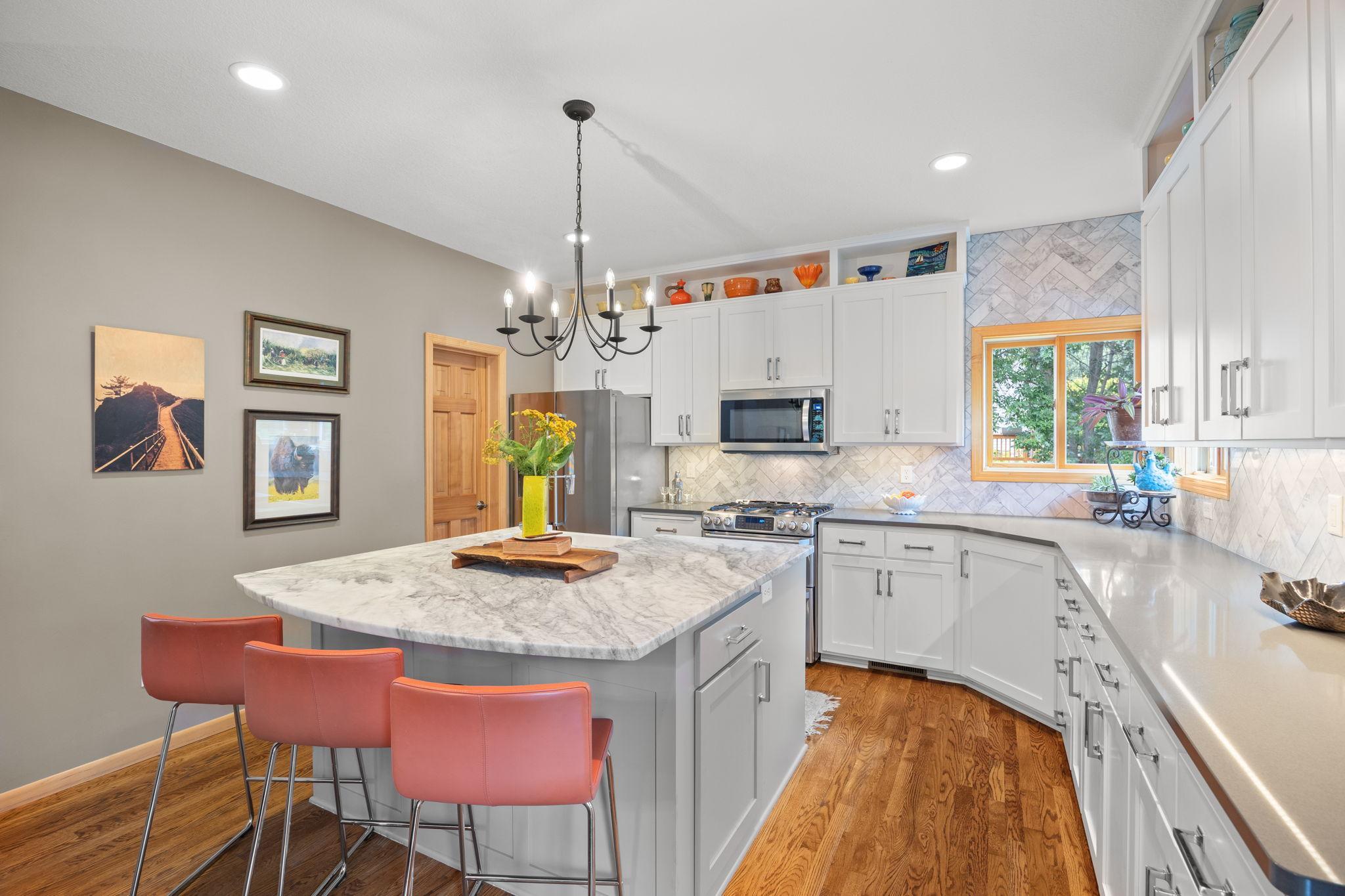 1869 White Oak Drive Property Photo 4