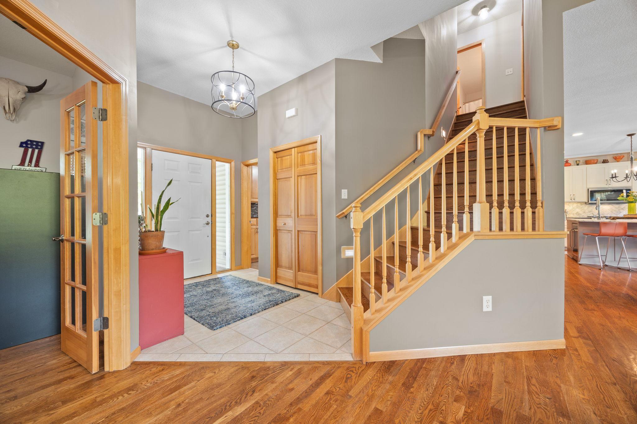 1869 White Oak Drive Property Photo 8