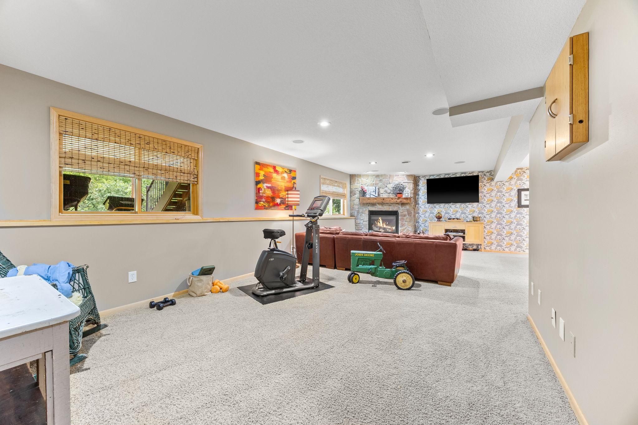 1869 White Oak Drive Property Photo 19