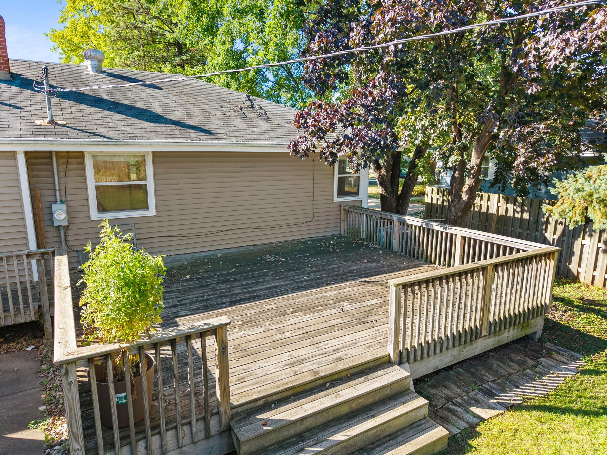 1041 Keefe Street Property Photo 14