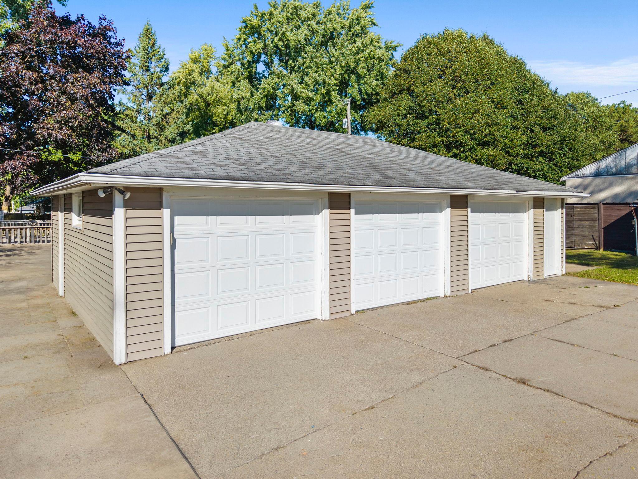 1041 Keefe Street Property Photo 16