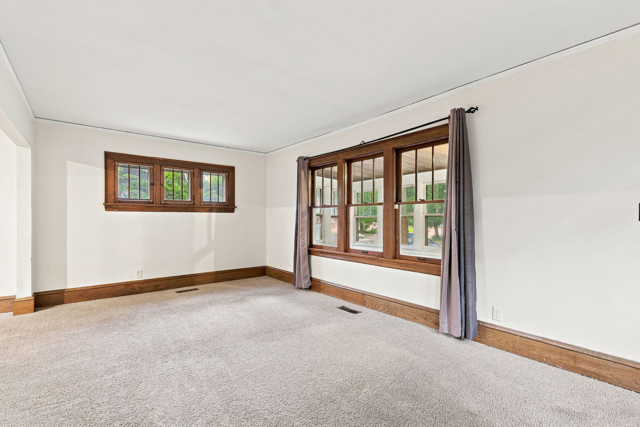 1019 Sherburne Avenue Property Photo 4