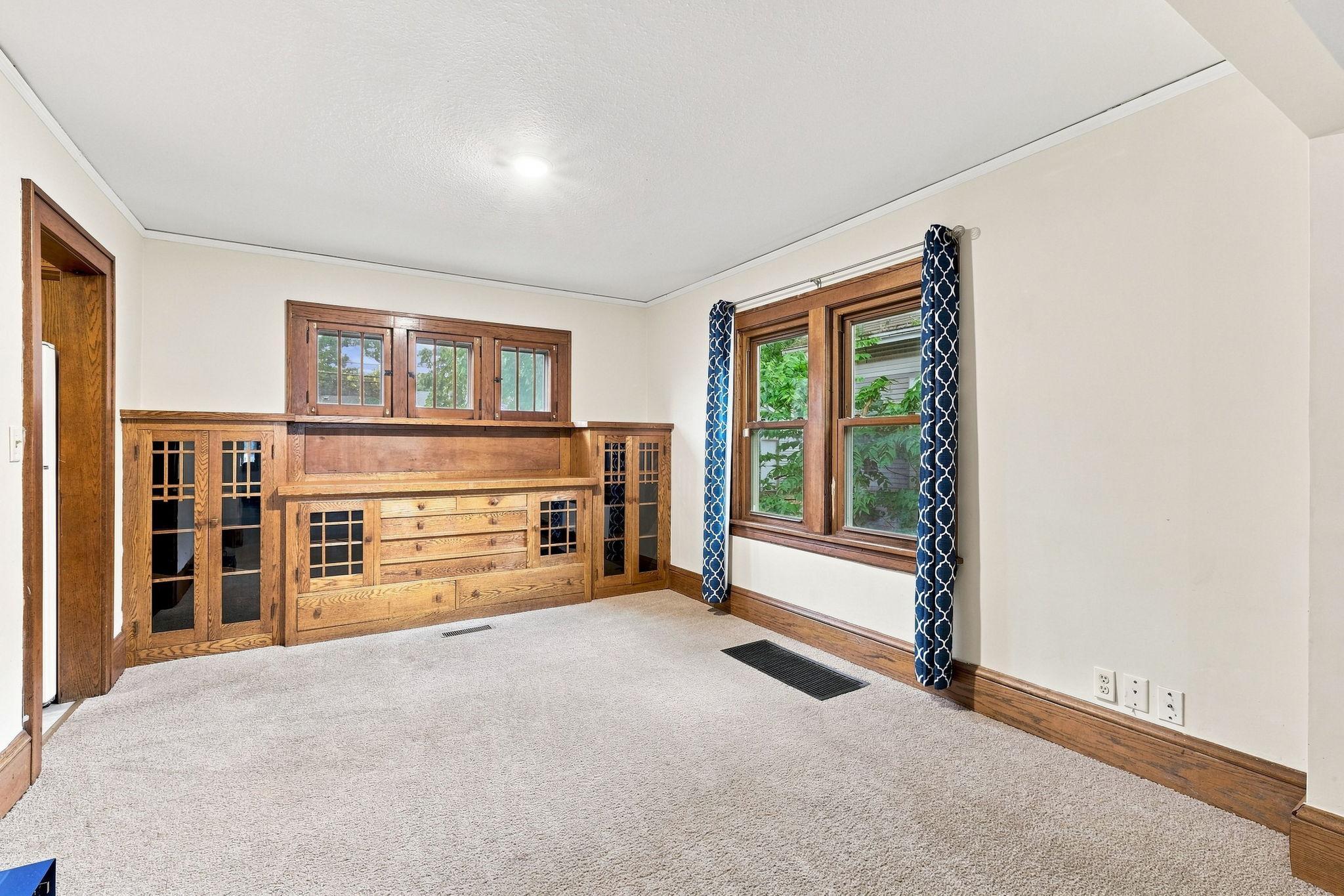 1019 Sherburne Avenue Property Photo 6