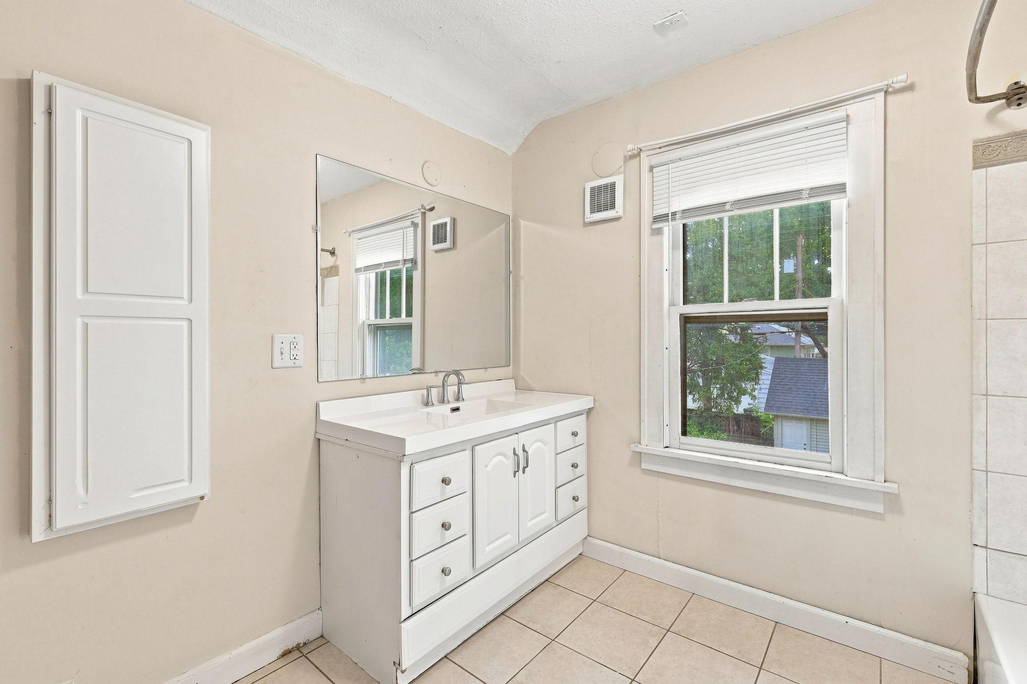 1019 Sherburne Avenue Property Photo 15