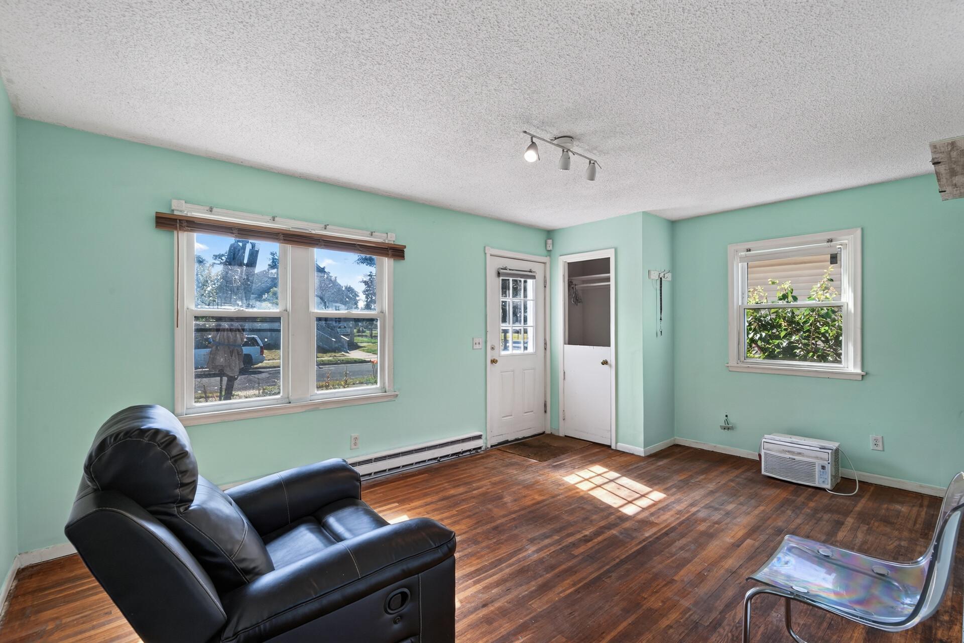 5111 James Avenue N Property Photo 5