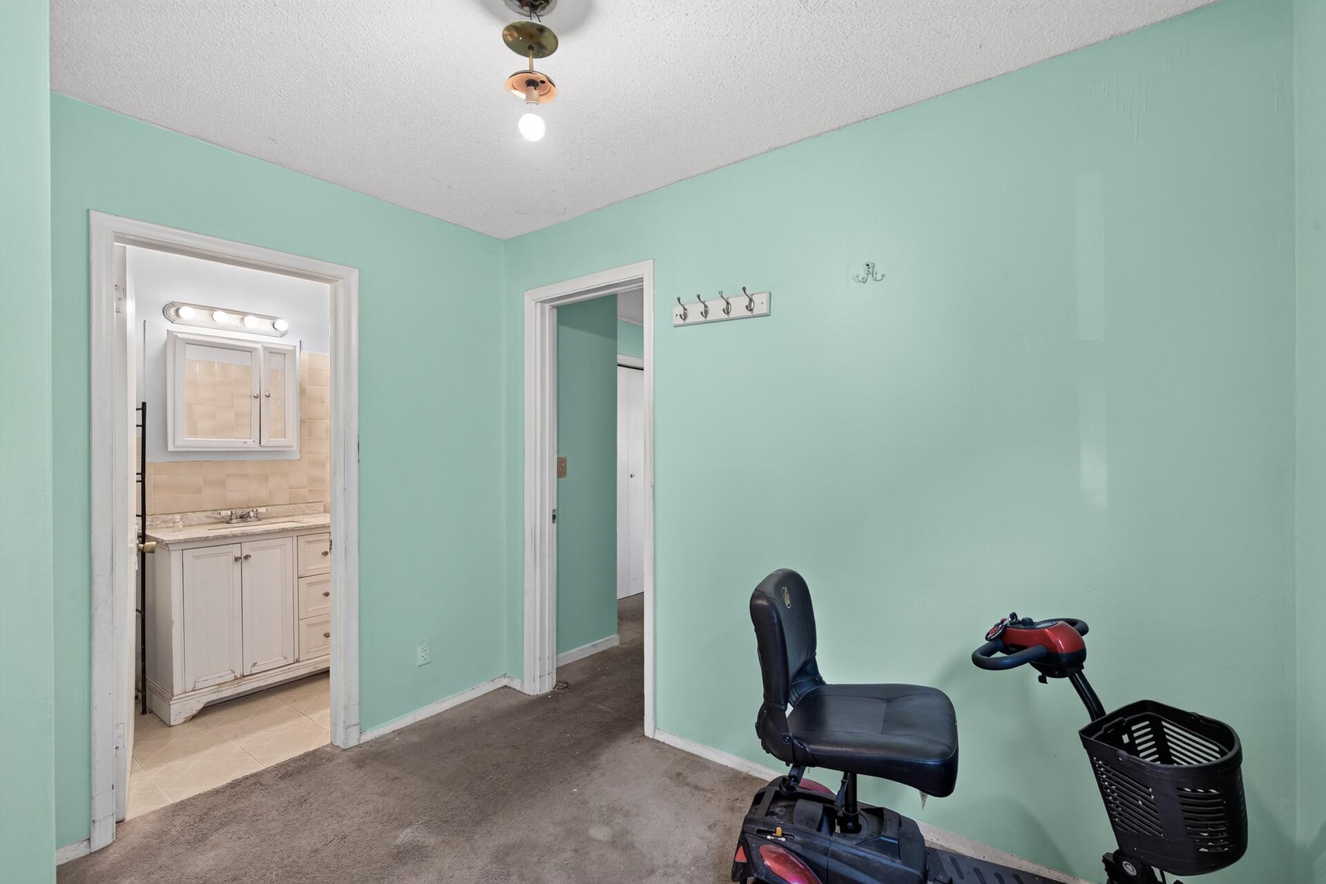 5111 James Avenue N Property Photo 11