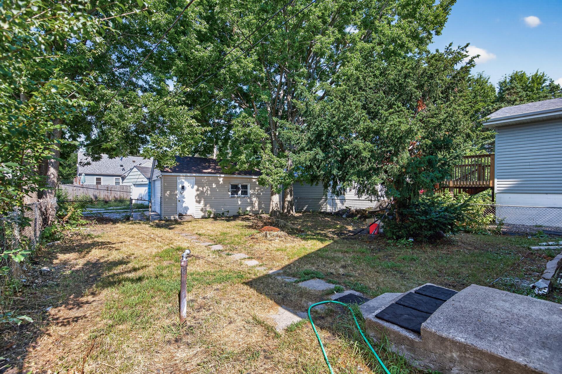 5111 James Avenue N Property Photo 20