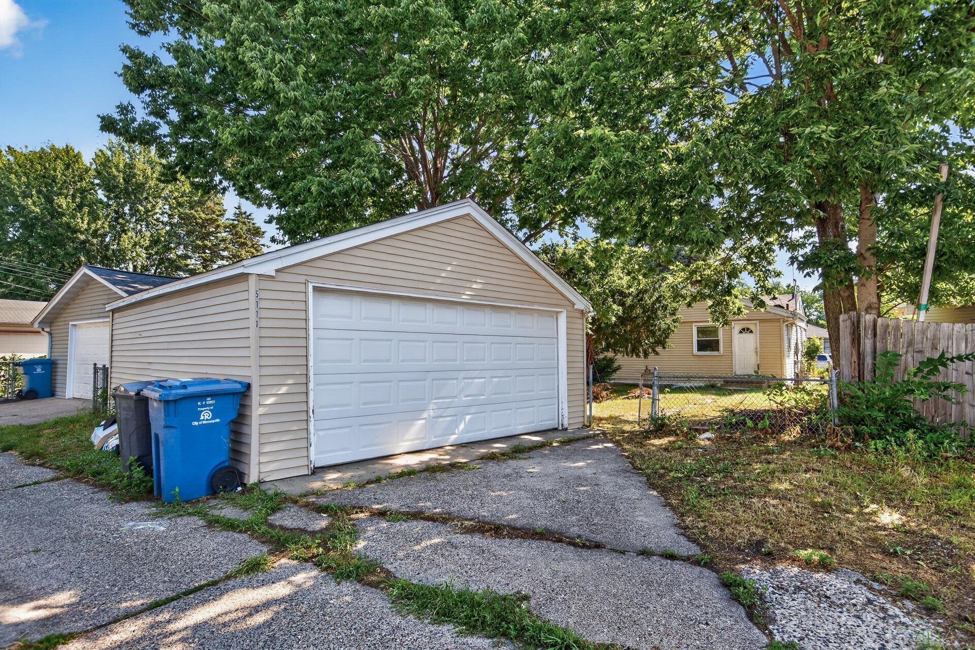 5111 James Avenue N Property Photo 22