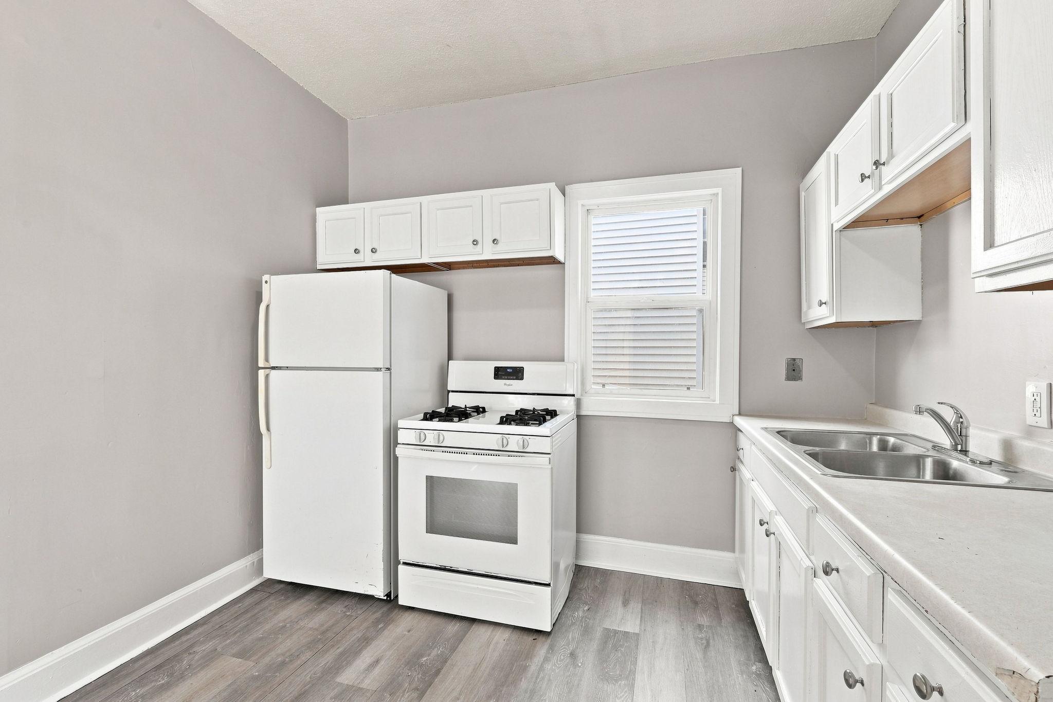 2410 James Avenue N Property Photo 9