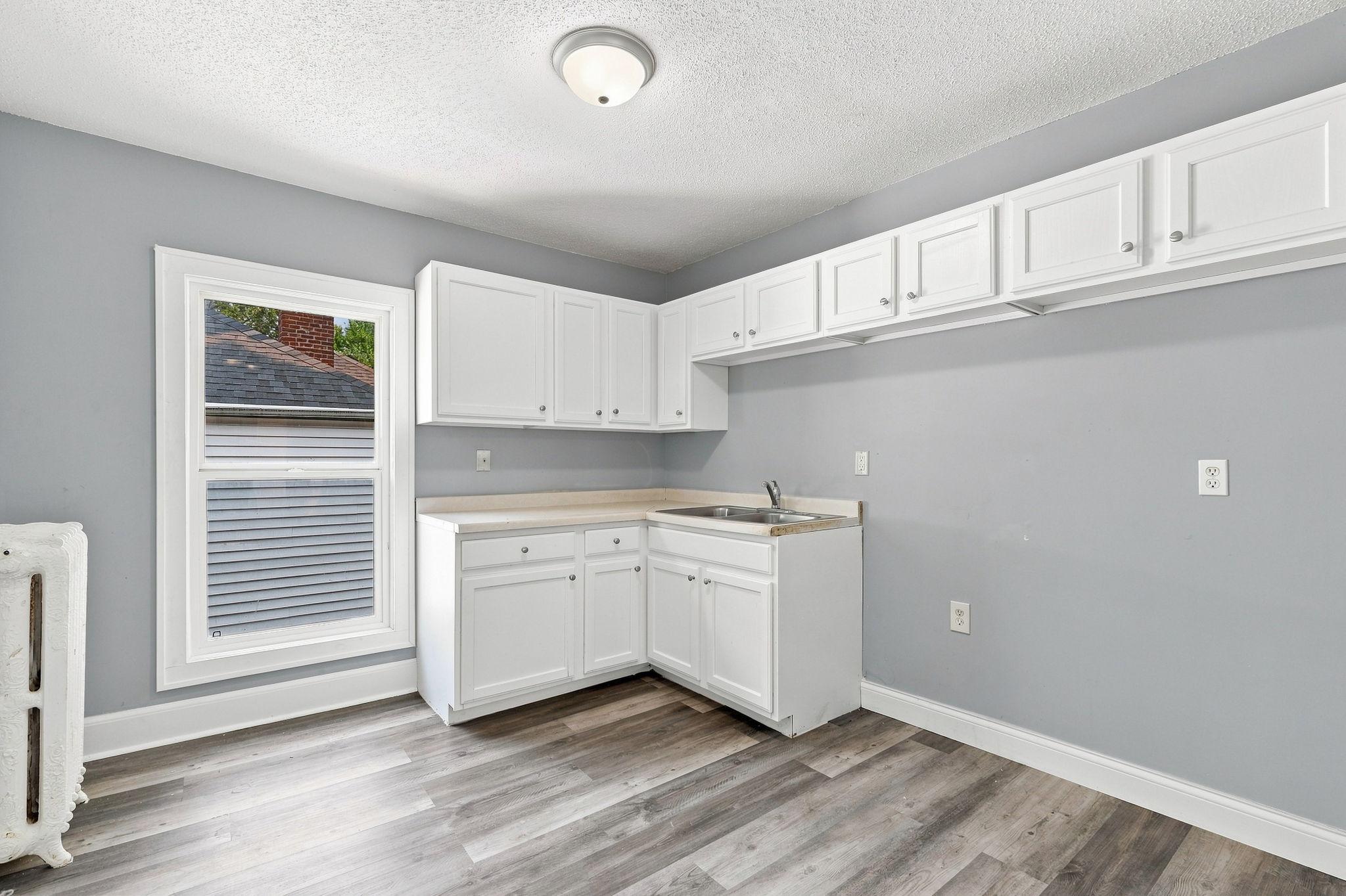 2410 James Avenue N Property Photo 15