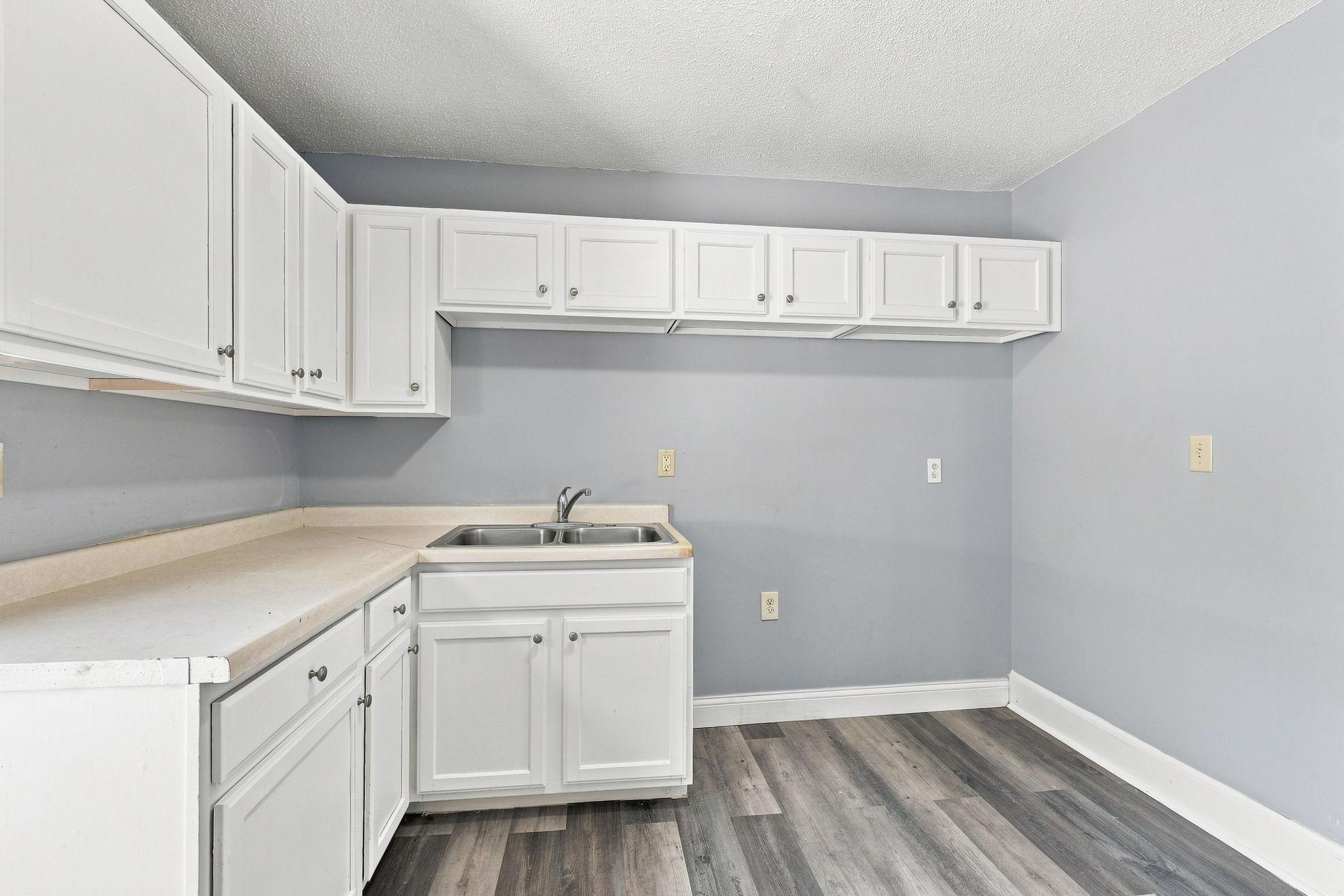 2410 James Avenue N Property Photo 16