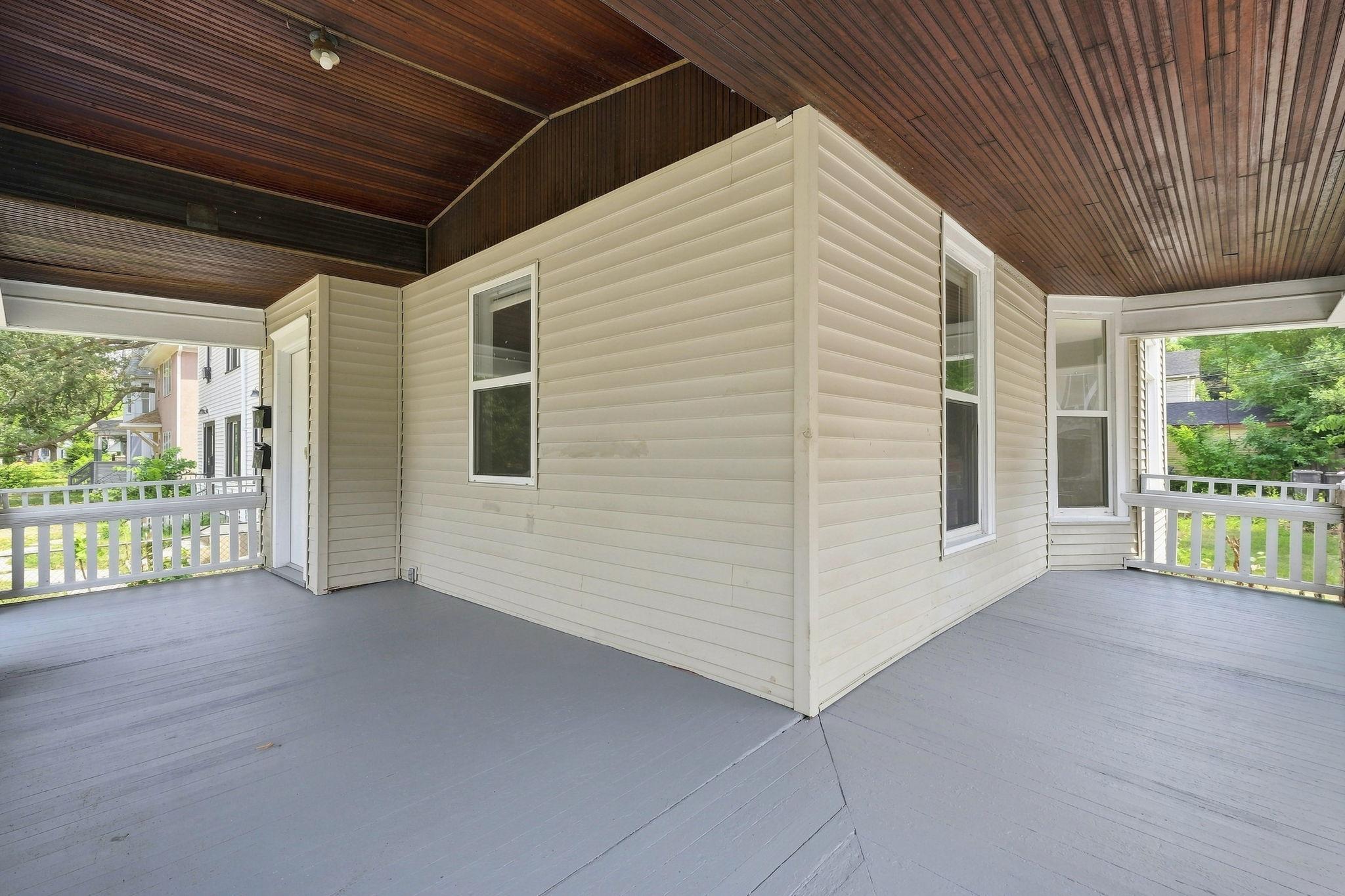 2410 James Avenue N Property Photo 23