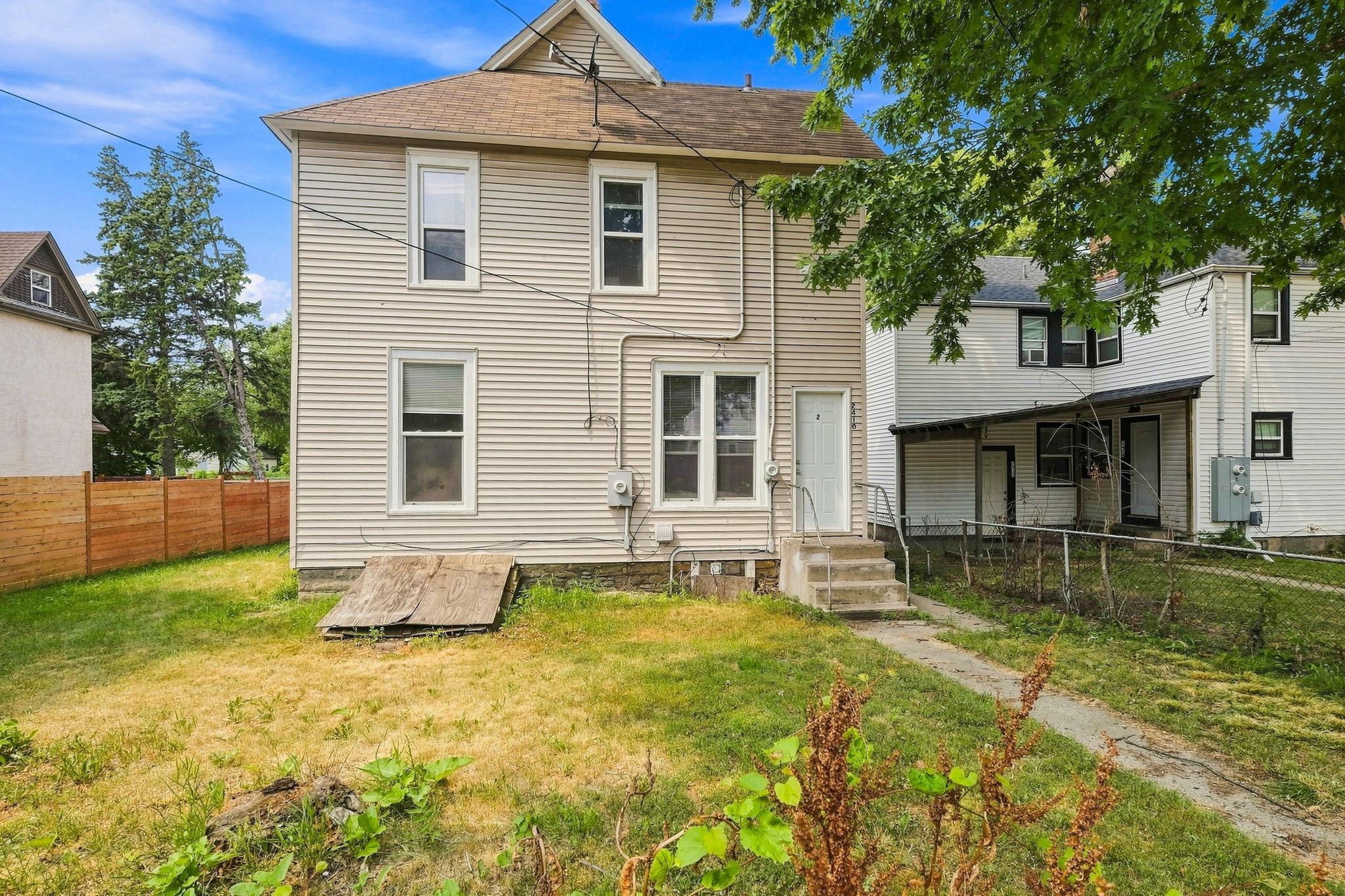 2410 James Avenue N Property Photo 31