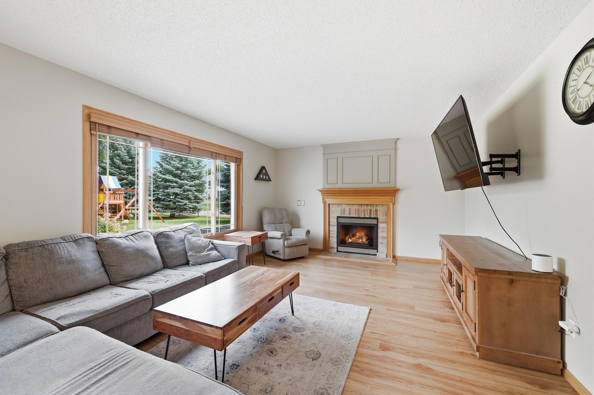 17428 Horseshoe Way Property Photo 8