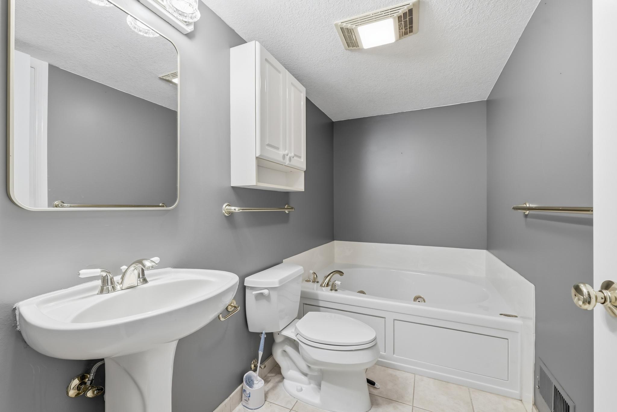 17428 Horseshoe Way Property Photo 17