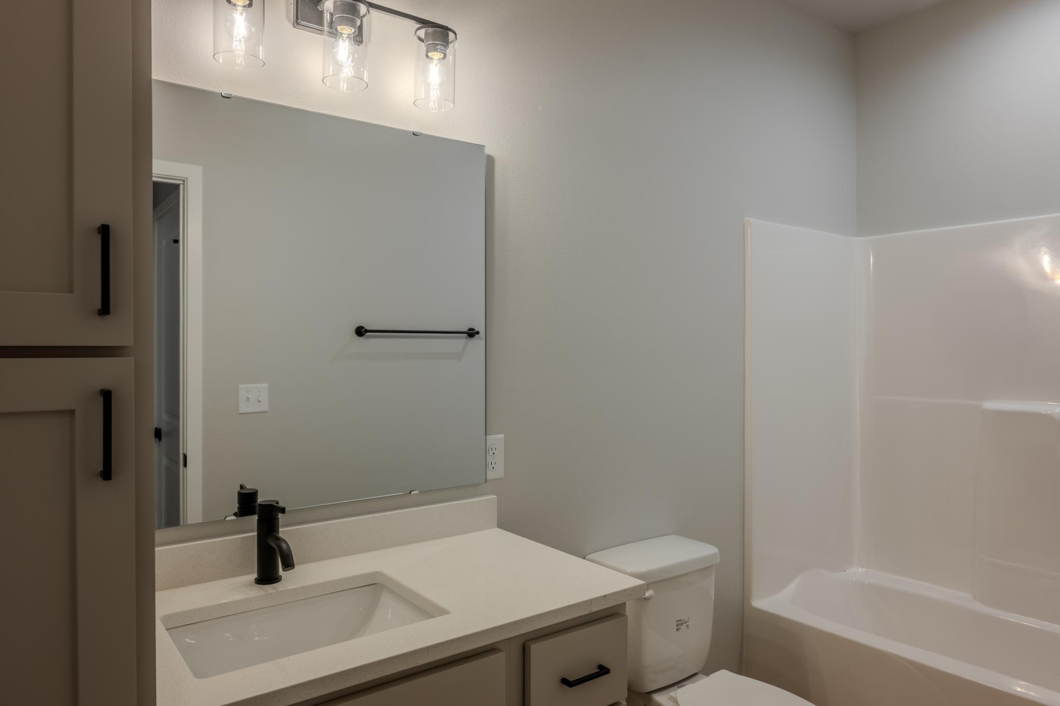 6813 Deer Creek Loop Property Photo 3