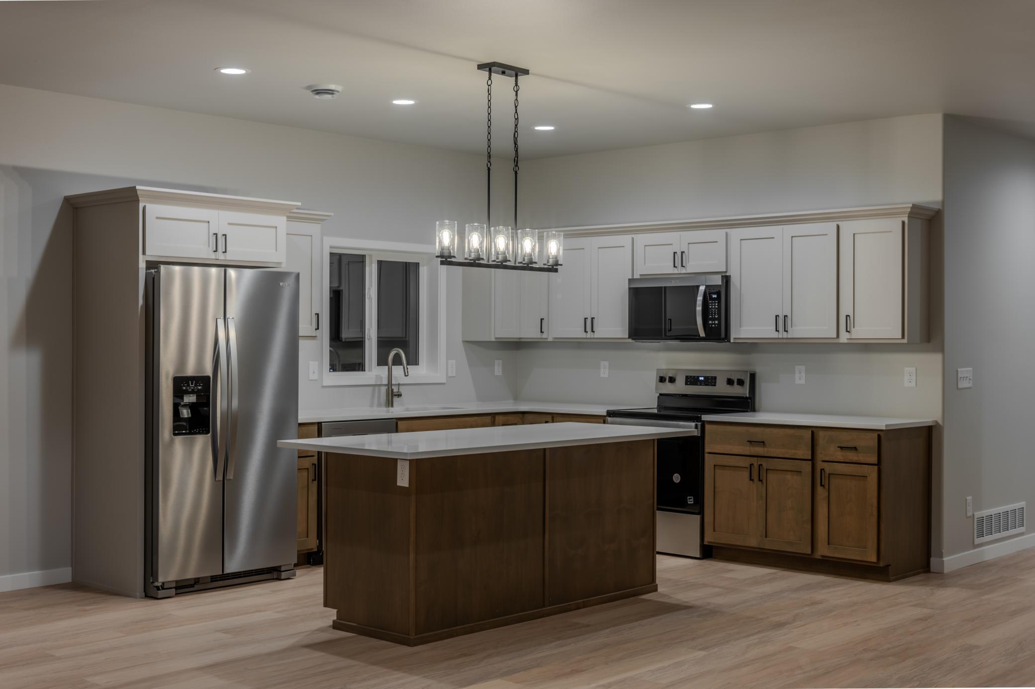 6813 Deer Creek Loop Property Photo 8