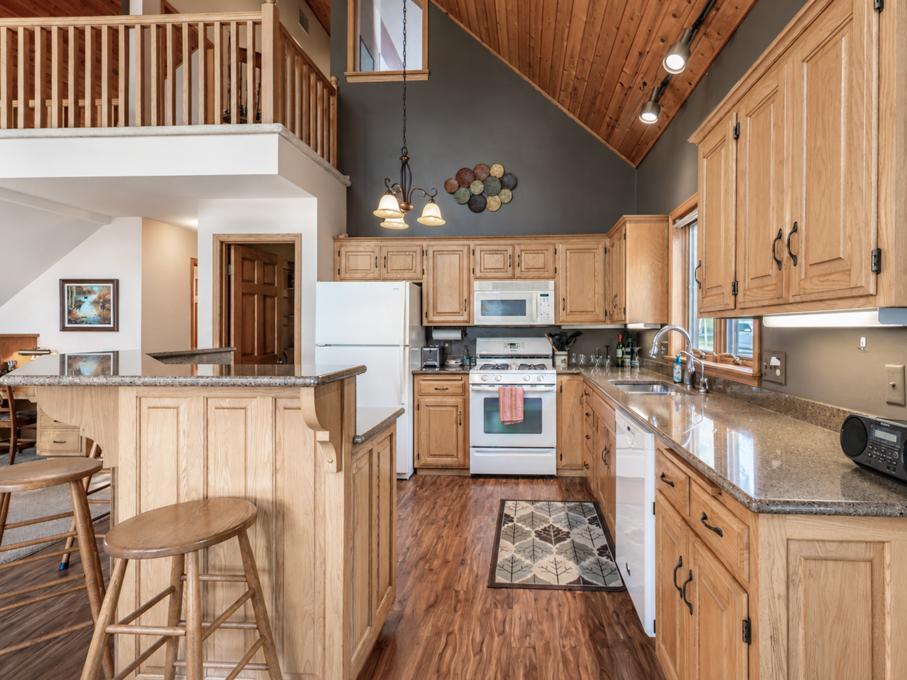 41748 E Shore Drive Property Photo 4