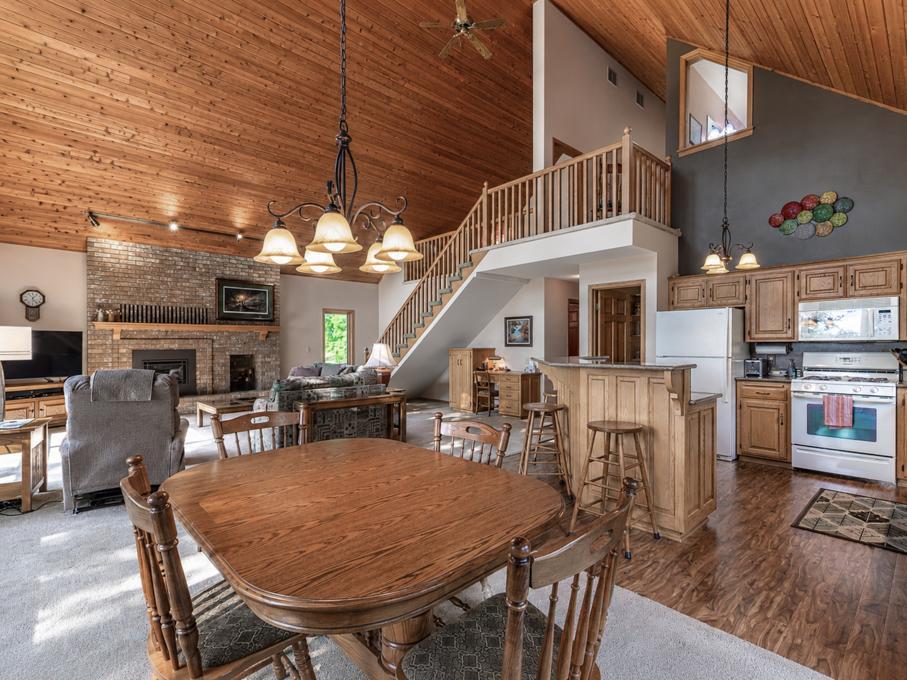41748 E Shore Drive Property Photo 9