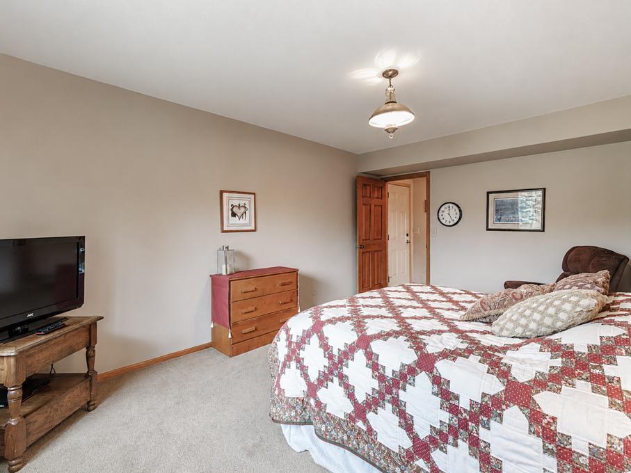 41748 E Shore Drive Property Photo 22