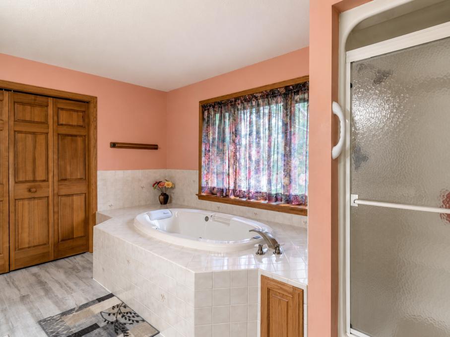 41748 E Shore Drive Property Photo 36