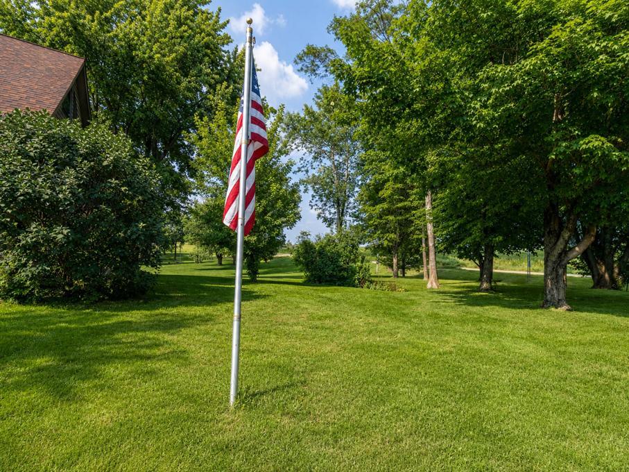 41748 E Shore Drive Property Photo 48