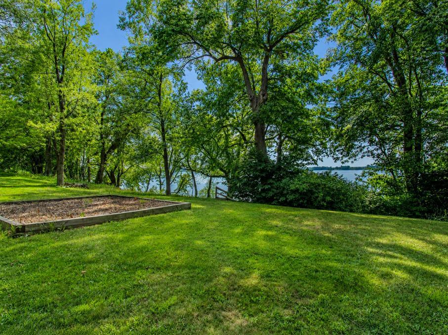 41748 E Shore Drive Property Photo 49