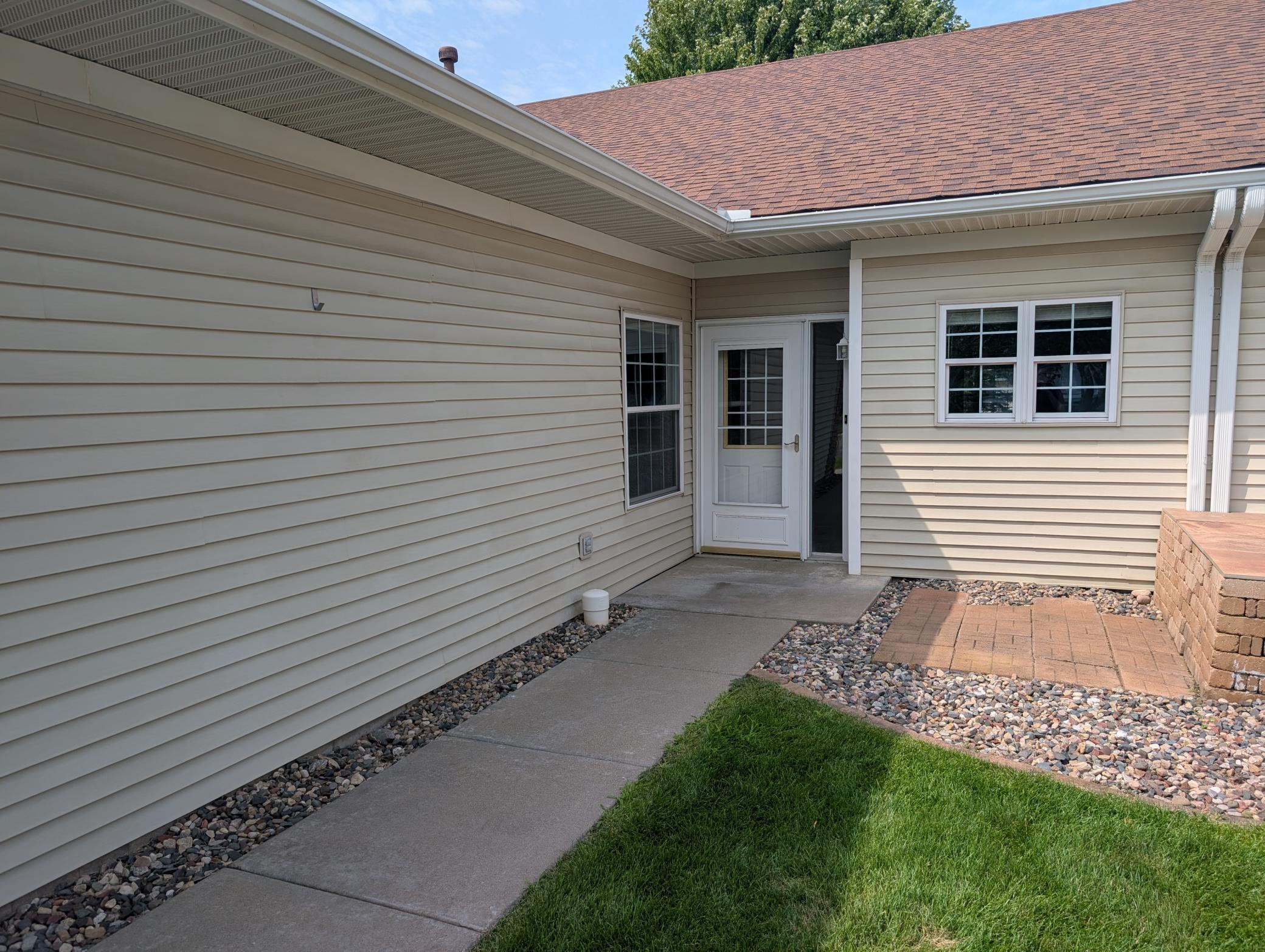 2203 Foxglove Way Property Photo 2