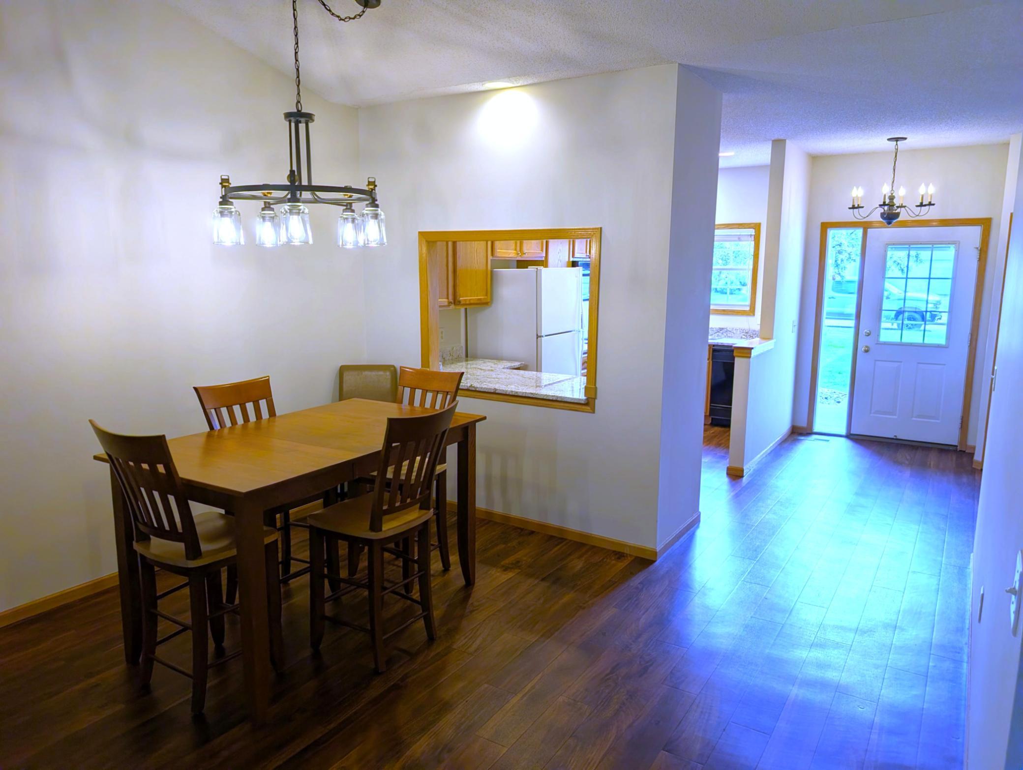 2203 Foxglove Way Property Photo 6